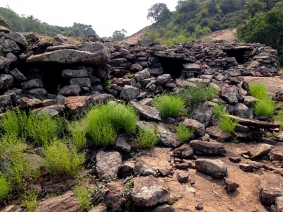 The Javadhu Hills / Kullar kugai cave